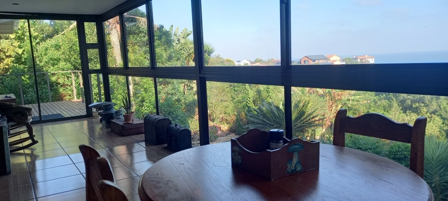 4 Bedroom Property for Sale in Outeniqua Strand Western Cape